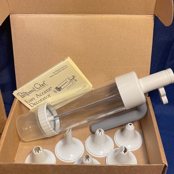 Set of Easy Accent Cookie Decorating tools by The Pampered Chef 1770+1778 EUC - Picture 5 of 5